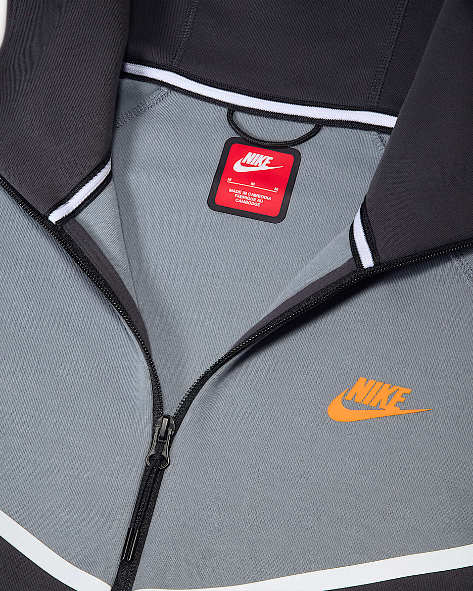 Nike Tech Windrunner Men s Fleece Full Zip Jacket. Nike LU